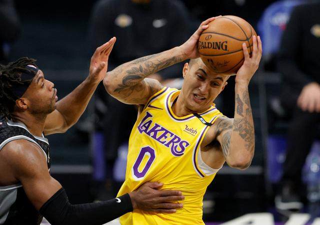 库兹马爆发小加回暖 湖人拒绝连败守住西部前四